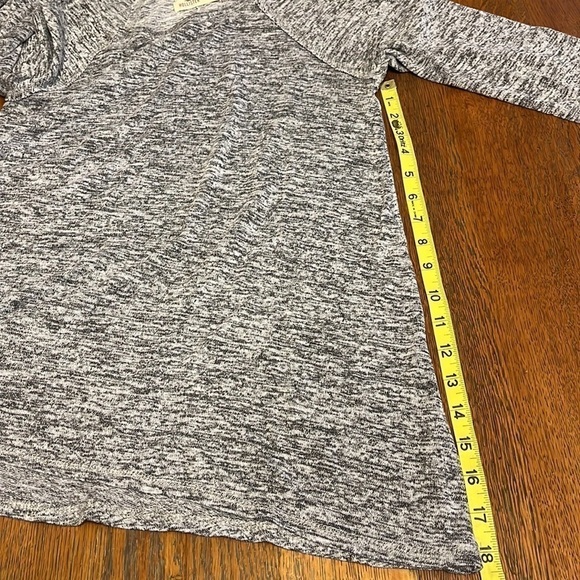 Hollister Heather Gray Swing Top Dolman Sleeves size L - Picture 9 of 11